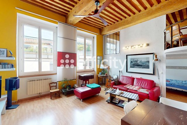 Appartement 3 pièces de 77 m² vendu à Lyon 4e